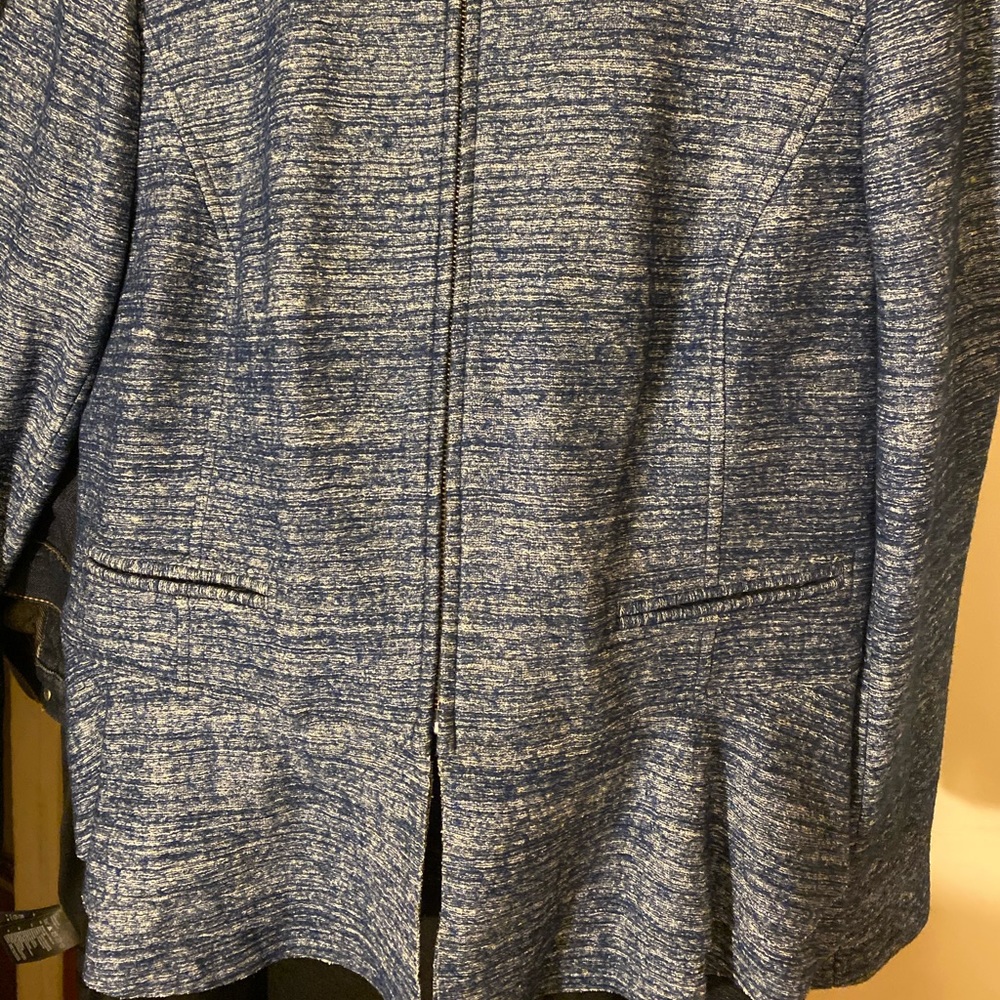 Blazer - Picture 2 of 2